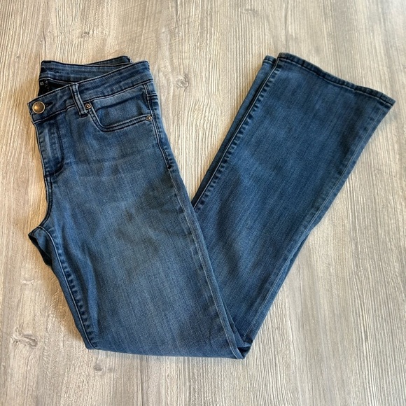 Women's Kut From the Kloth "Baby Bootcut" Jeans Tag Size 6S Measures 30 x 31 EUC - Picture 1 of 13